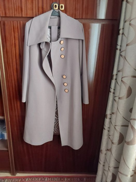 Пальто женское из кашемира.