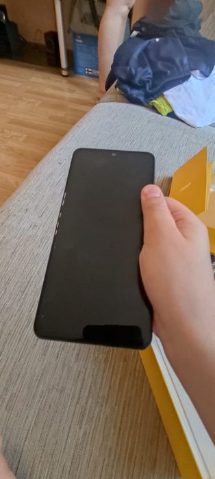 Продам poco f3 в хорошем качестве