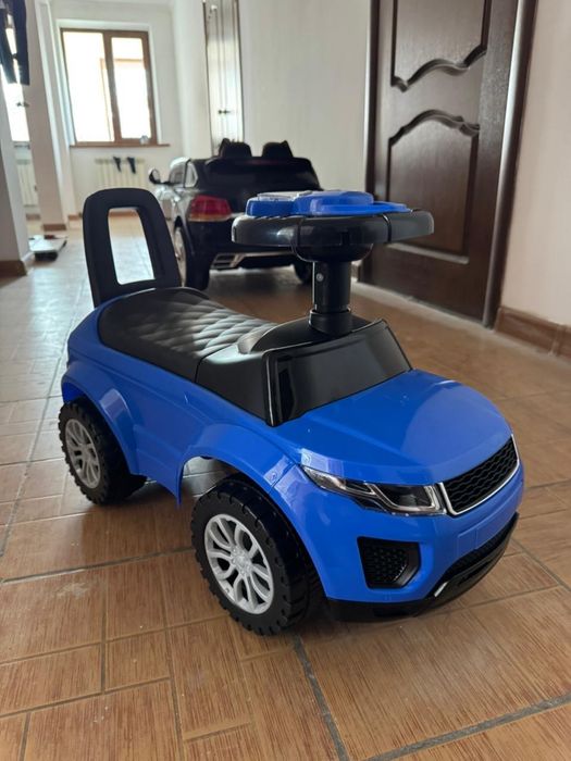 Продам детскую машинку-каталку