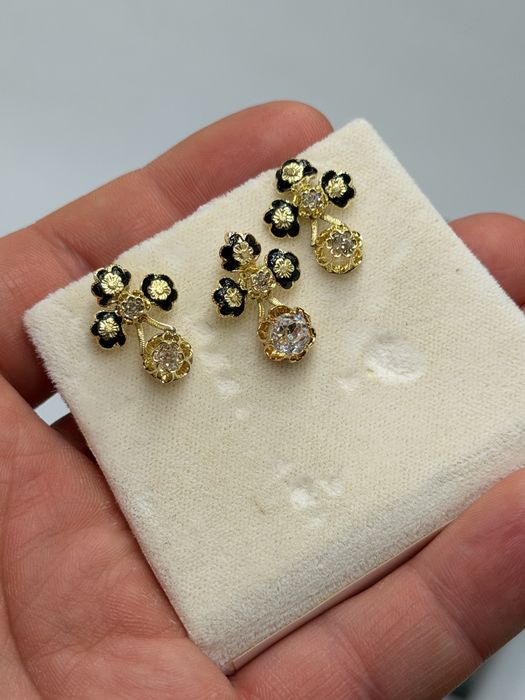 Set Cercei Aur  18 k  Vintage Si pandantiv 0.50 lt diamant central