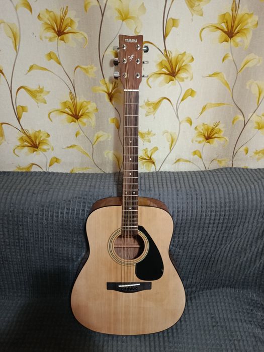 Гитара акустическая