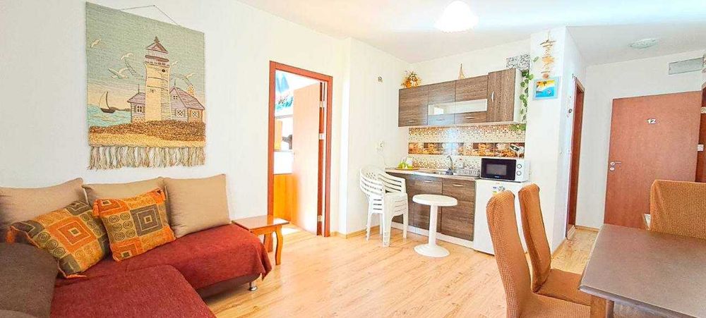 Дава се под наем Двустаен апартамент в Свети Влас - 60 кв.м за 408 € - Снимка #1