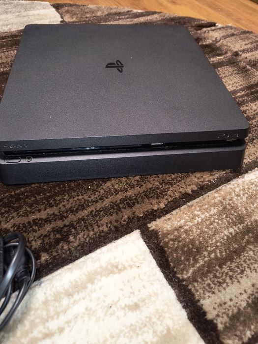 Vand PS4 slim 1TB