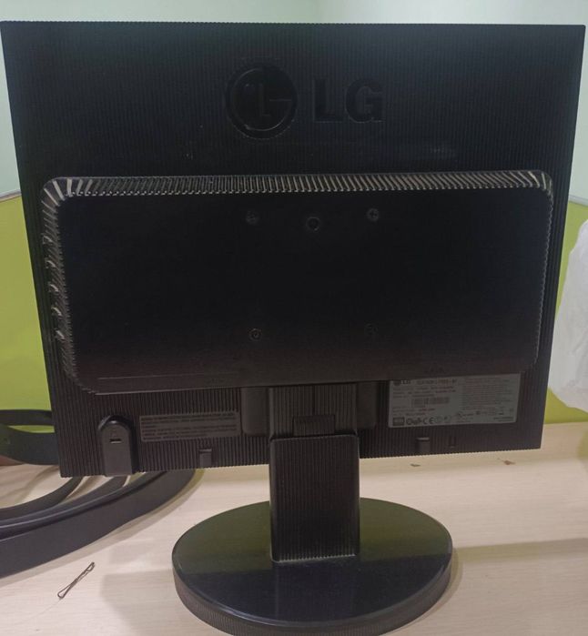 LG manitor sotiladi