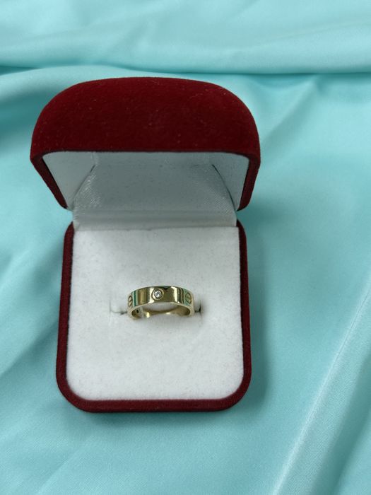 Золотое кольцо с фианитами