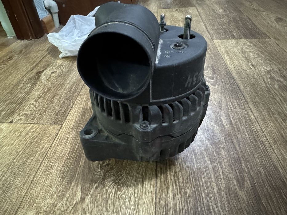 Генератор БМВ 140А Bosch оригинал