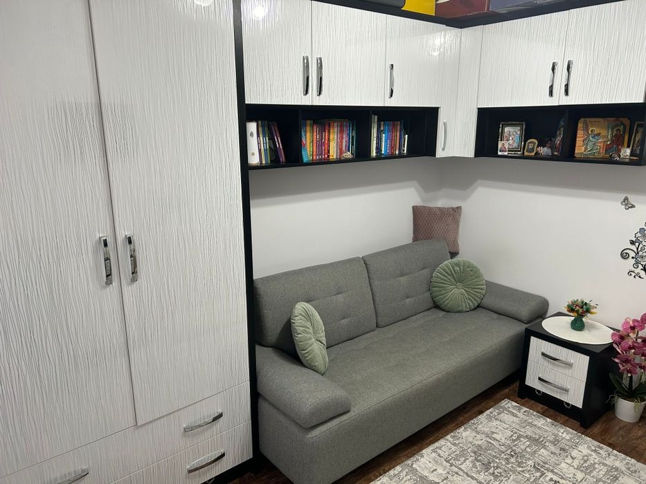 Vând mobilă de dormitor