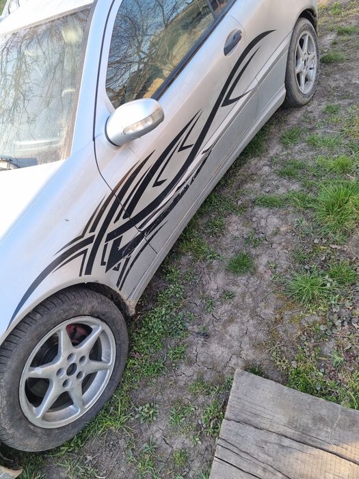 Vând mercedes  c