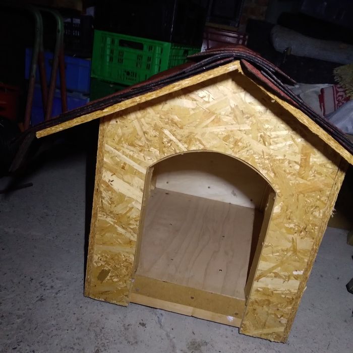 Vînd cușcă câini