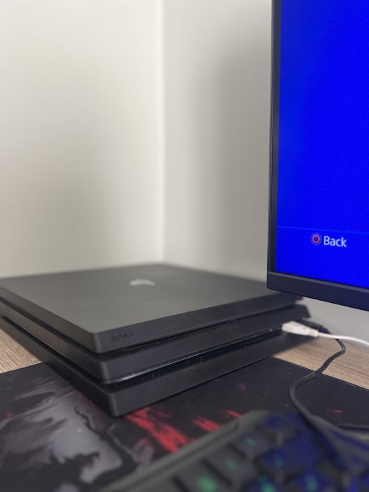 Pleystation 4 pro 2 tb