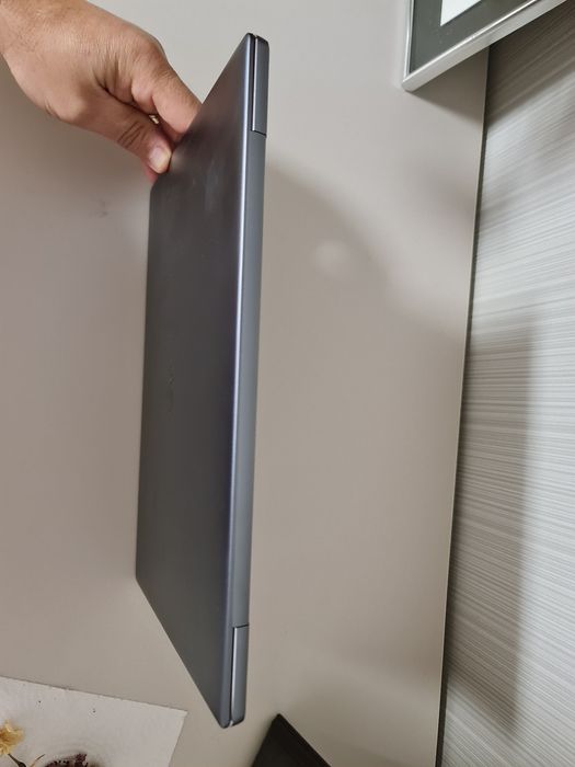 Vând HUAWEI MateBook X Pro – laptop premium, în stare foarte bună
