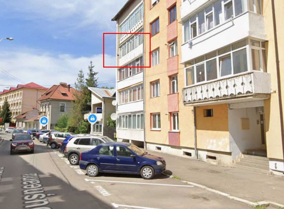 Apartament 3 camere, 2 bai, balcon inchis, boxa, 86 mp, Centru/Petrodava