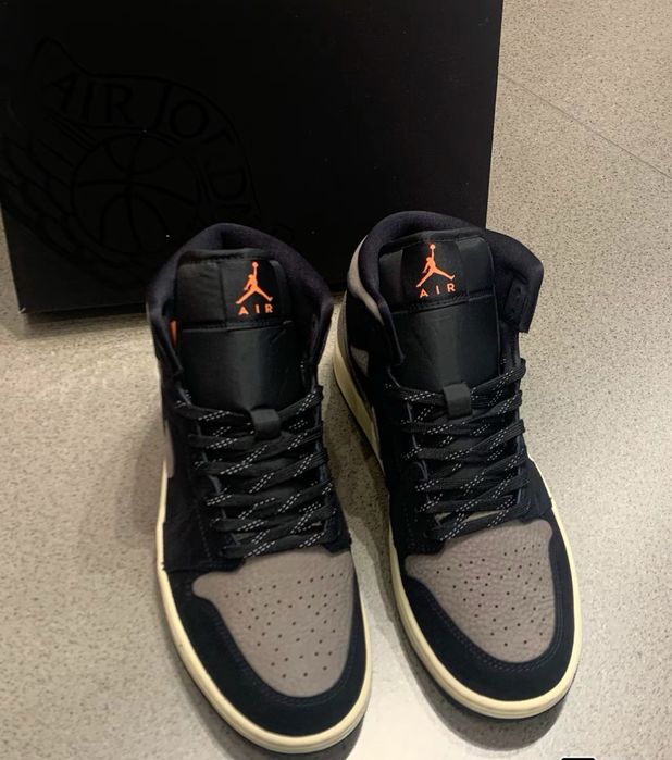 Новые кроссовки Nike