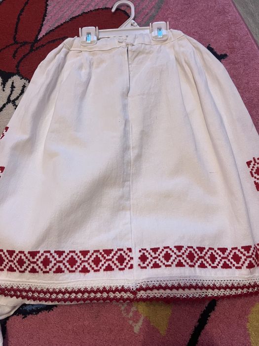 Costum traditional fetita 5-6 ani