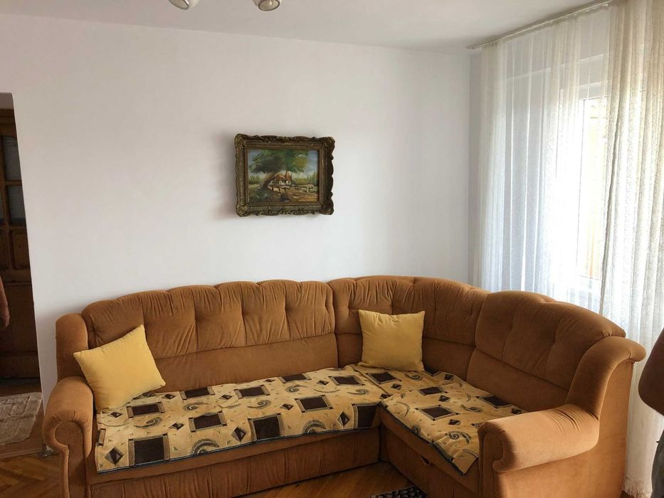 Inchiriez Apartament 3 camere,zona Parcul Colina-loc de parcare inclus