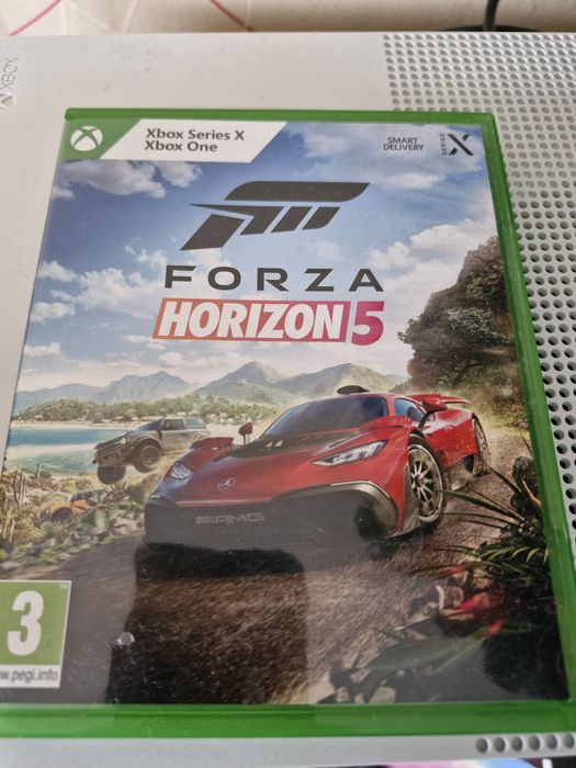 Продавам Xbox one s + Forza horizon 5