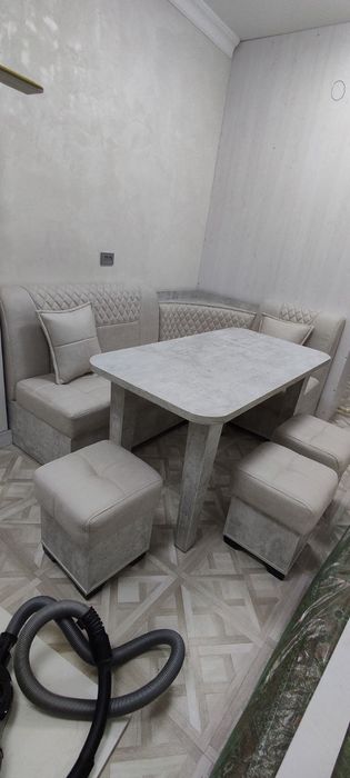 Кухонный уголок .