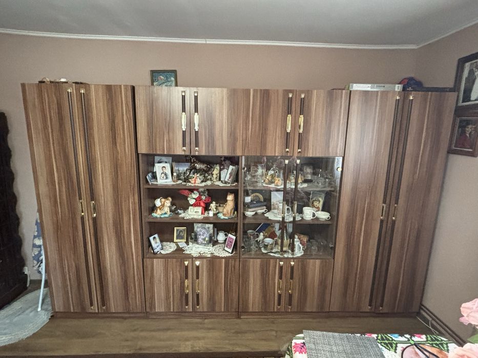 Vand mobila de living