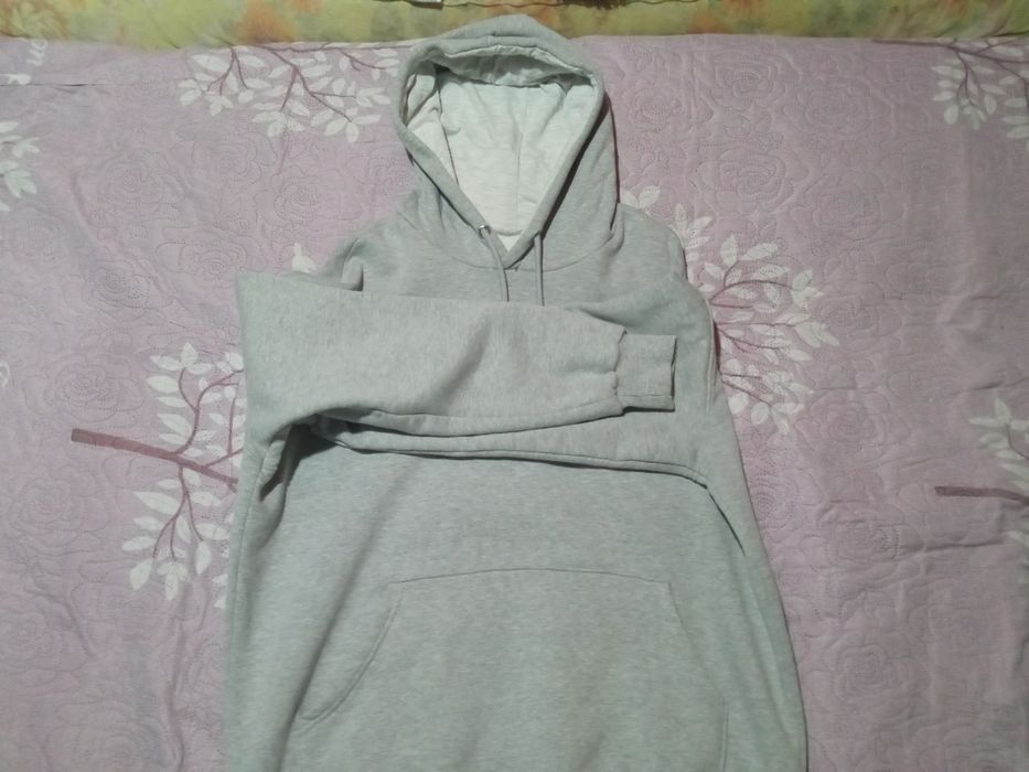 Толстовка/копюшенка серая.