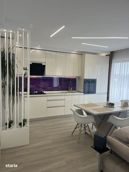 Apartament 3 camere, 82 mp utili, zona Albert