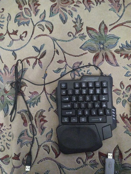 Мышь с мини клавиатурой для телефона