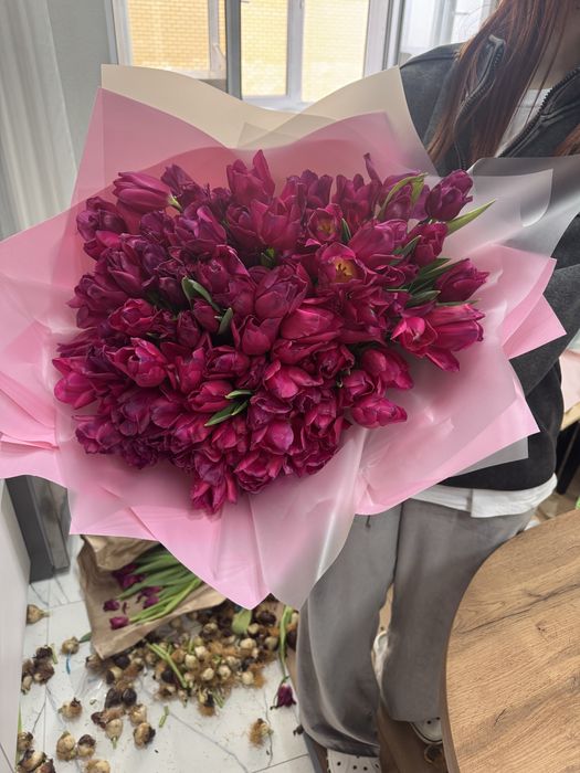 Тюльпаны по 500 тг есть готовые букеты