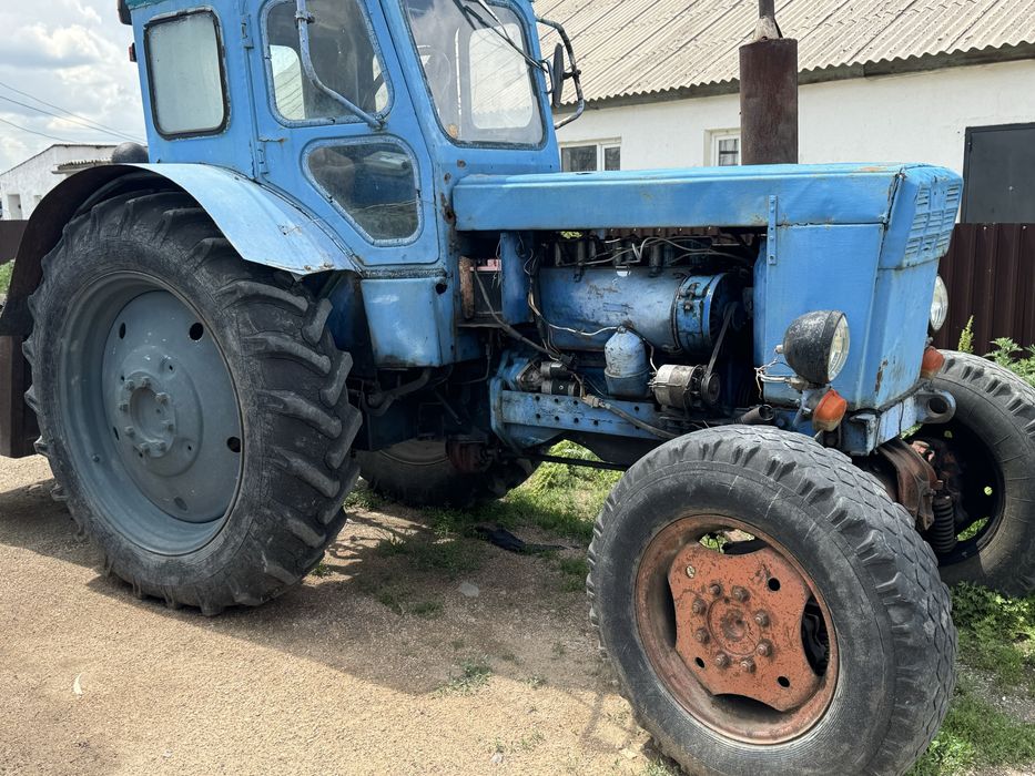 Продаю трактор на ходу