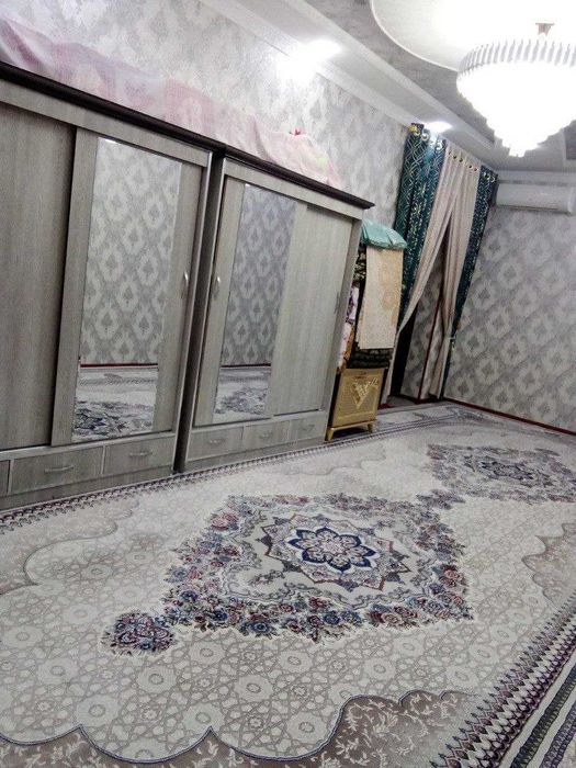 Karmana tumani "Malikrabot" qo'rg'oni hovli sotiladi