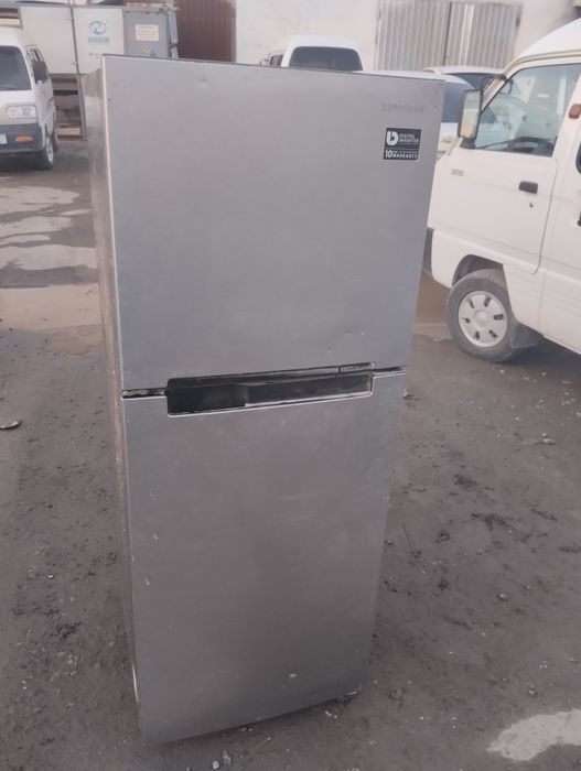 Холодильник срочно продается