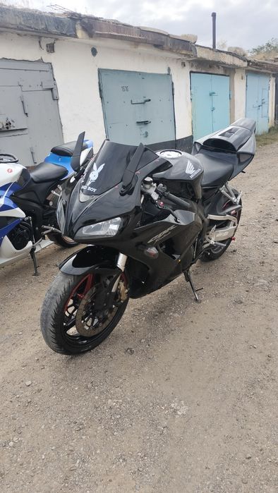 Продам мотоцикл Хонда сбр 1000 RR