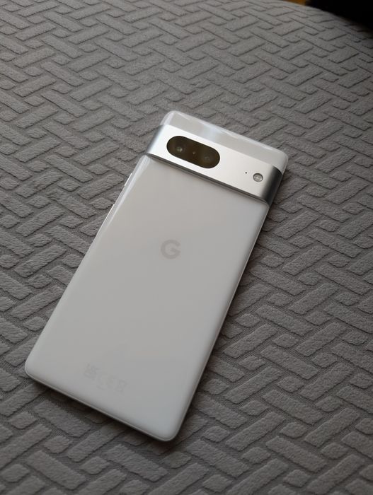 Google Pixel 7 128 gb White + Zagg case