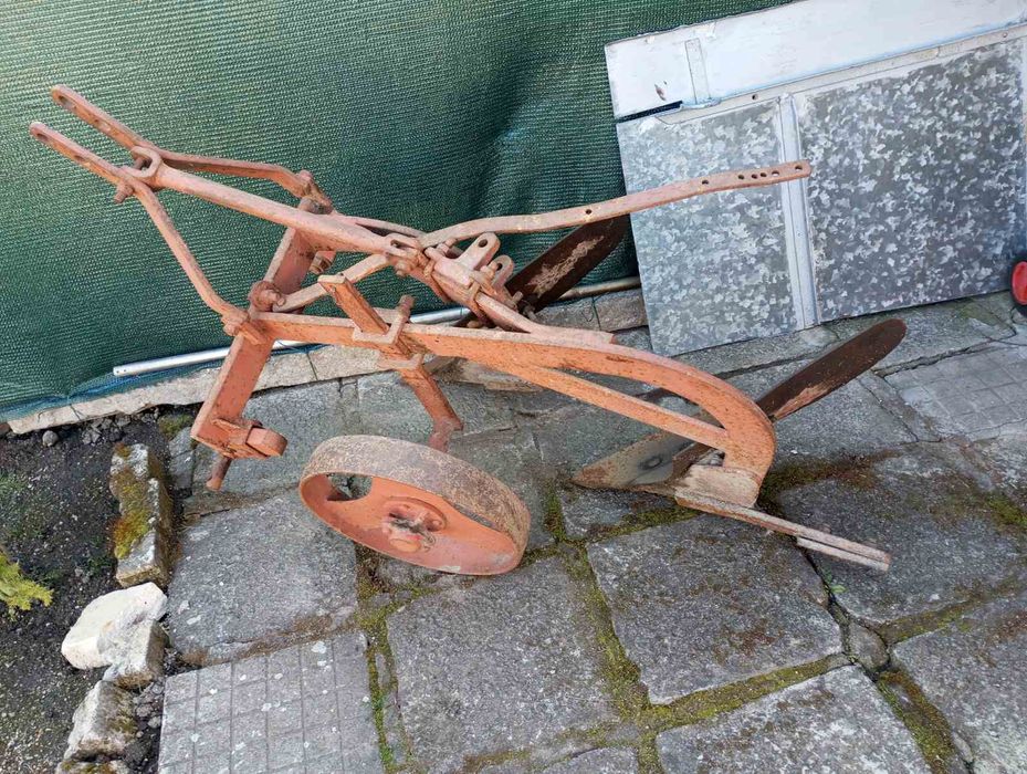 Трактор Heibei с плуг