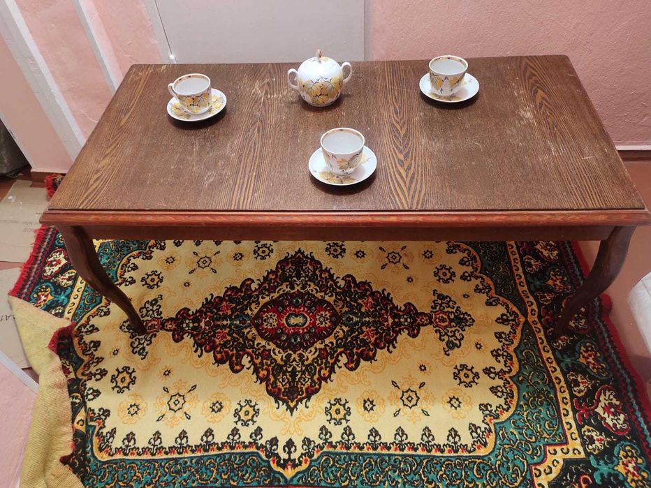 Продается деревянный кофейный столик