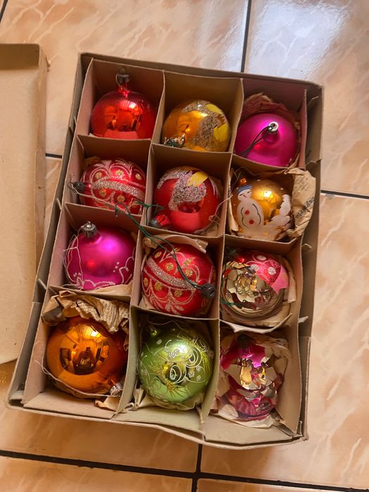 Ornamente pentru pom de iarna perioada comunistă
