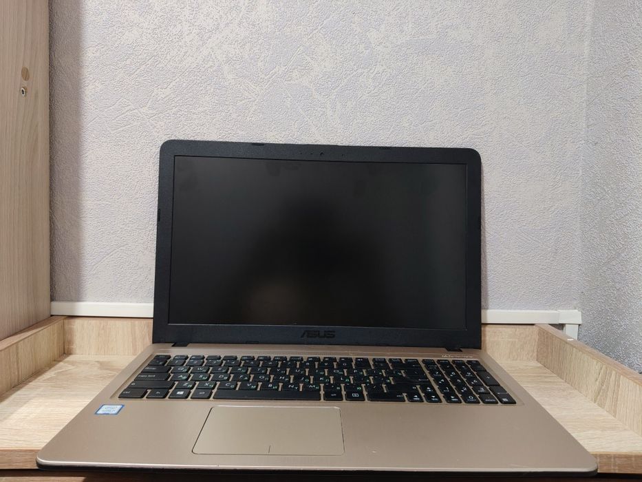 Ноутбук Asus в отличном состоянии