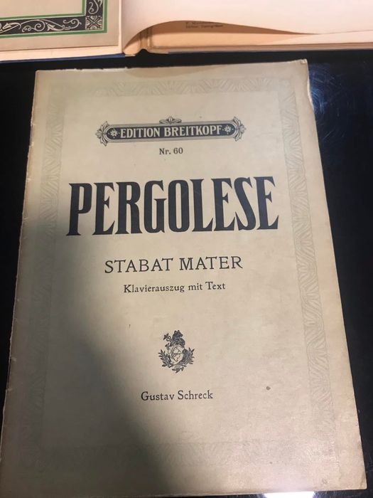 Ноти за пиано и партитури