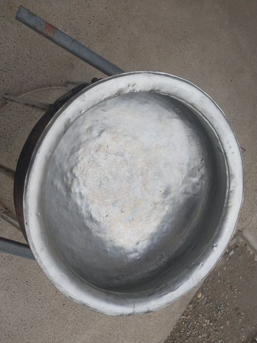 Мис козон сотилади