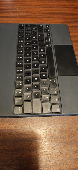 Ipad 12,9" 4th generation 128 GB + Magic keyboard+apple pencil
