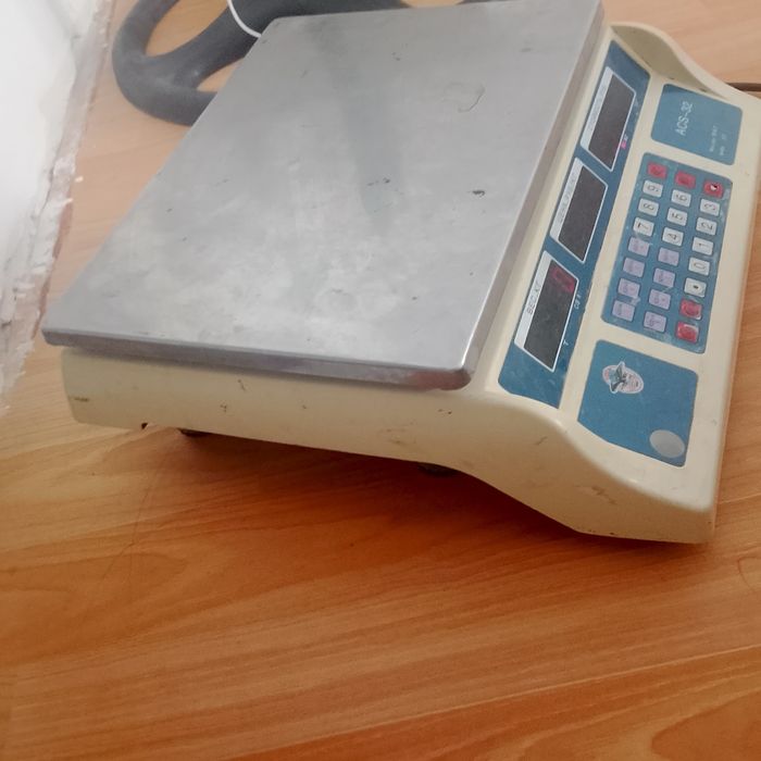 Весы до 30 кг acs-32  б.у