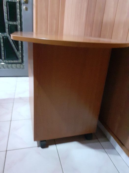 Vând urgent comodă televizor
