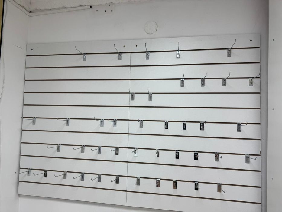 Магазинге полкалар