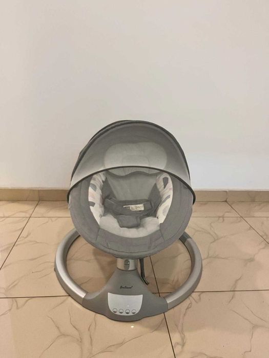 Balansoar electric pentru bebeluși – Stare excelentă, nou