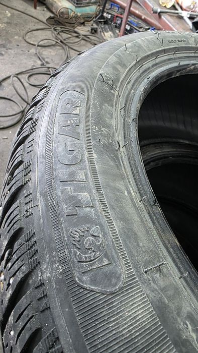 Шины зимние 215/55/17