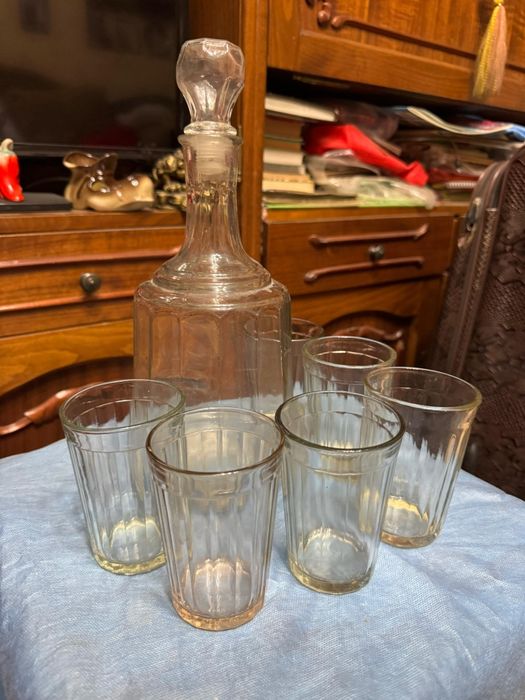 Графин со стакана