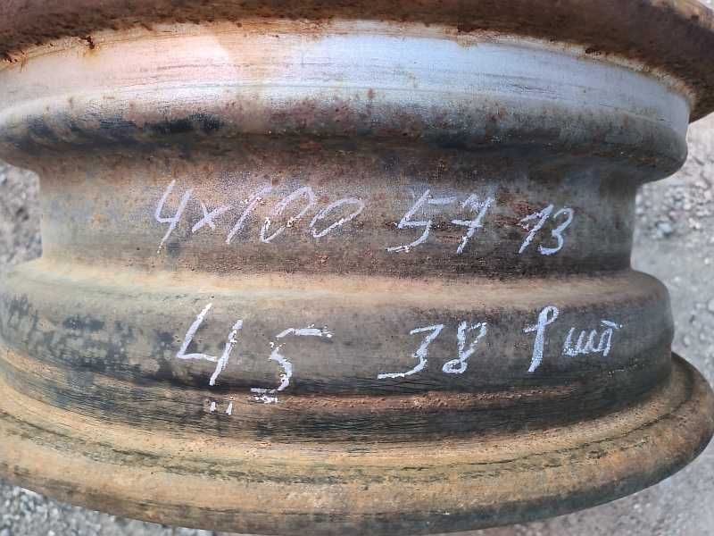 Продам оригинальный металлический диск на Volkswagen Golf