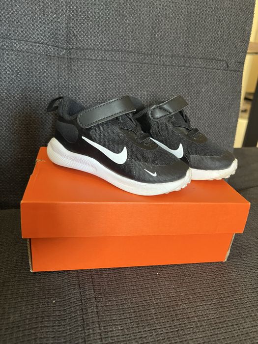 Маратонки Nike,размер 22