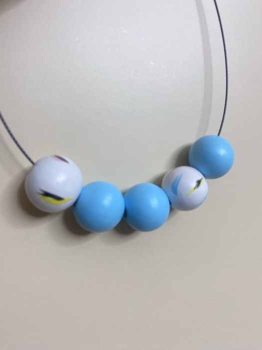 Colier cu margele de lemn pictate manual