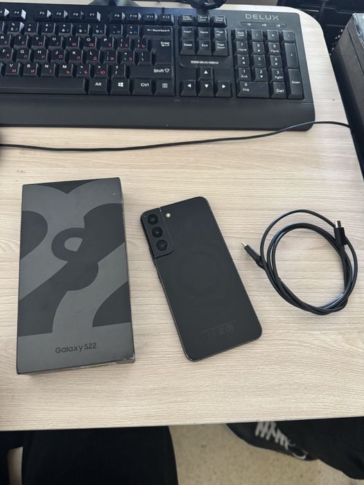 Samsung S22 8/128