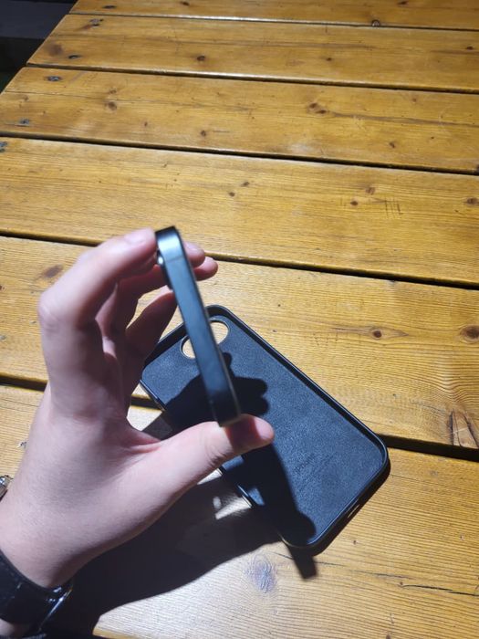 Iphone 16e продаю (Айфон)