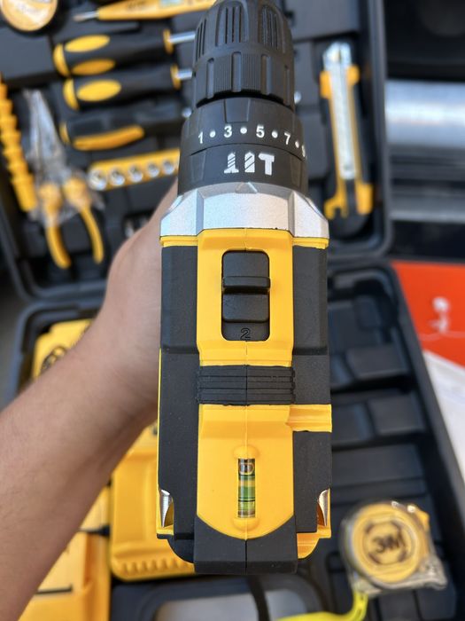 Комплект DeWALT винтоверт